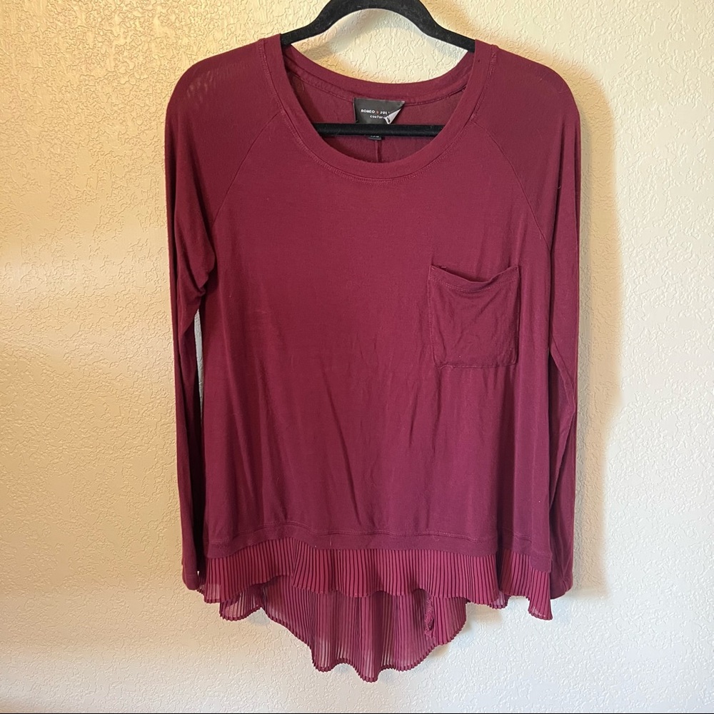 Romeo + Juliet Maroon Pleated Knit Top